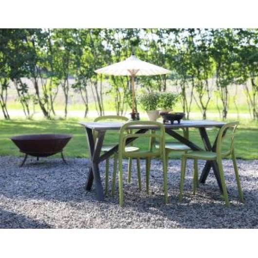 Matgrupp Scottsdale: 150 cm grått träbord inklusive 4 st Nordanå stolar stapelbara - Utematgrupper